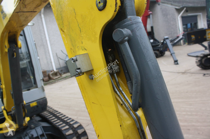 جرافة Neuson ET24 VDS