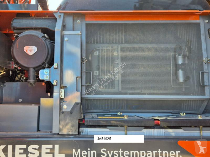 جرافة Hitachi ZX220W-7