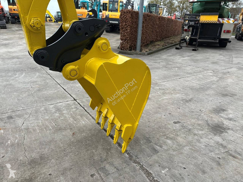 جرافة Neuson 50Z3