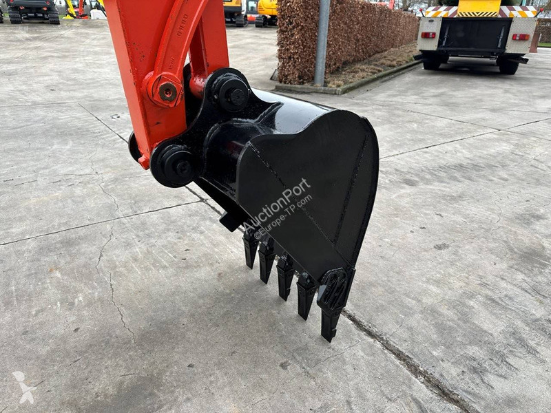 Pelle Kubota KX165-5
