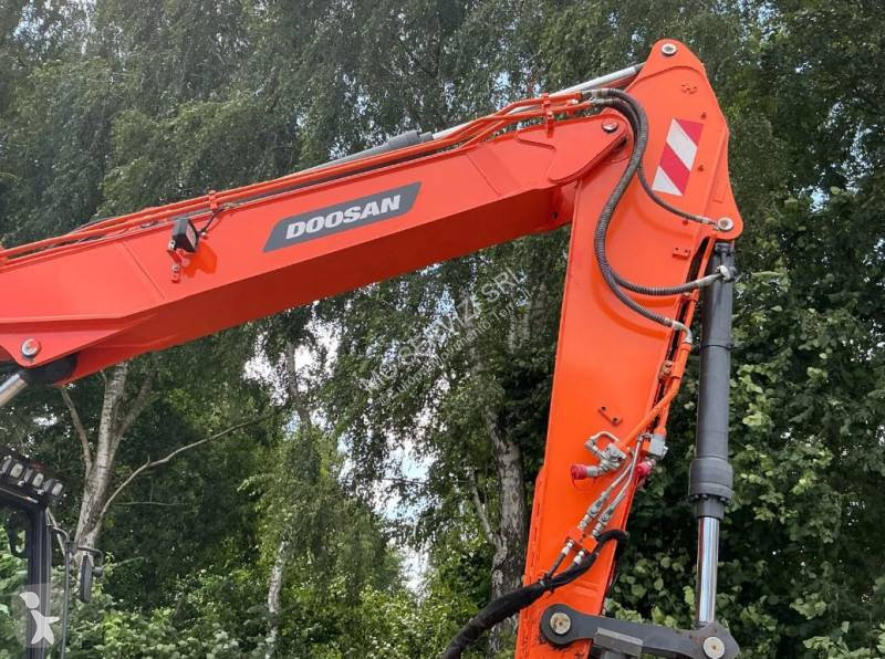 جرافة Doosan DX140W-5