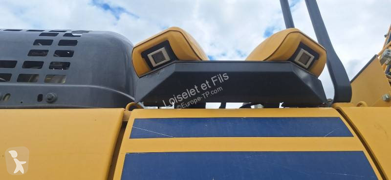 جرافة Komatsu PC210LC-11