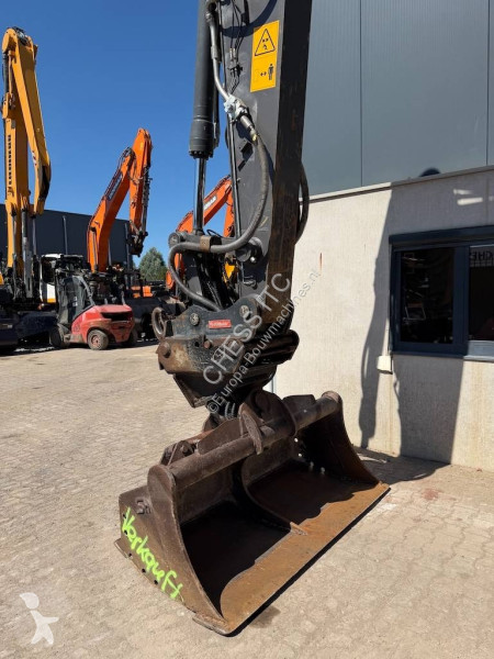 جرافة Volvo 220 E 220 - 180 -