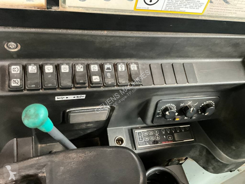 Lopatový nakládač Takeuchi 2902