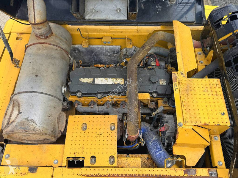 Escavatore Caterpillar L
