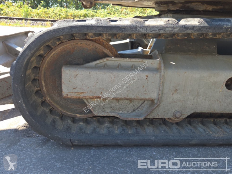 جرافة Volvo ECR25D