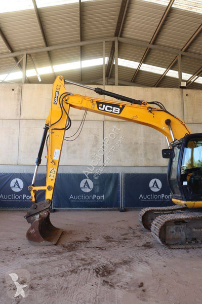 Excavator JCB