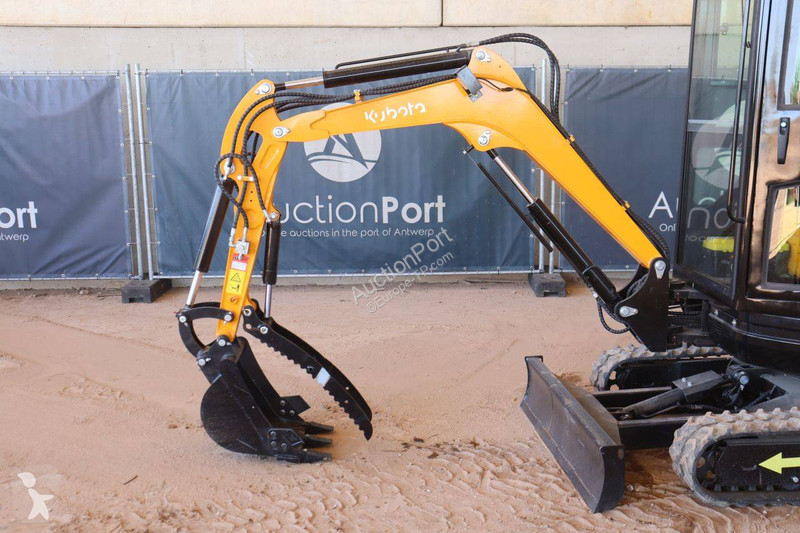Captok 30C excavator