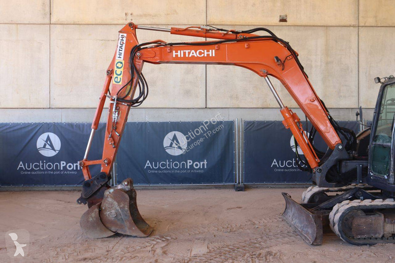 Lopatový nakládač Hitachi Zaxis B-6