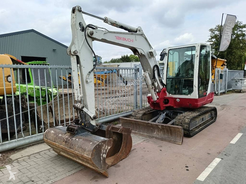 Excavator Takeuchi 5 ton rups graafmachine...