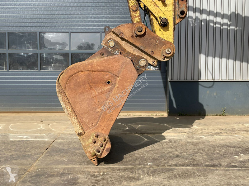 Excavadora Caterpillar
