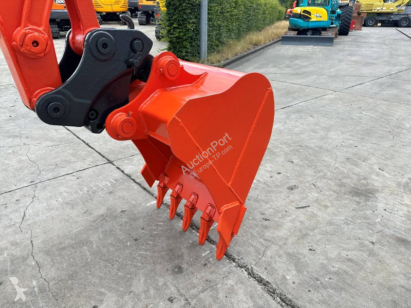 Excavadora Kubota SZ