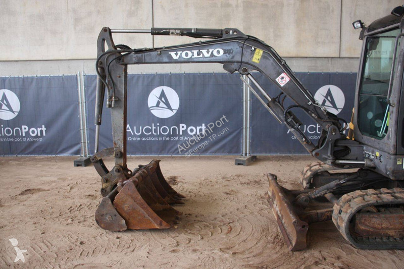 Excavadora Volvo ECR50D