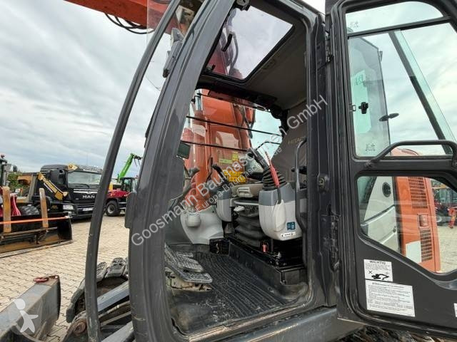 Pelle Hitachi