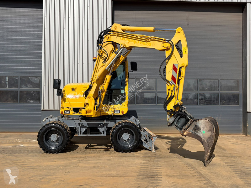 Pelle Takeuchi TB295W-1