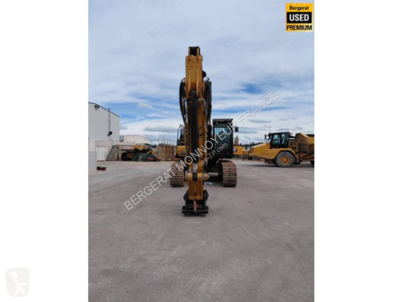 Багер Caterpillar
