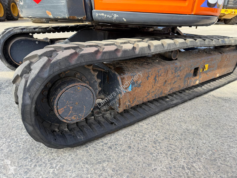 Excavadora Hitachi ZX33U-6 .