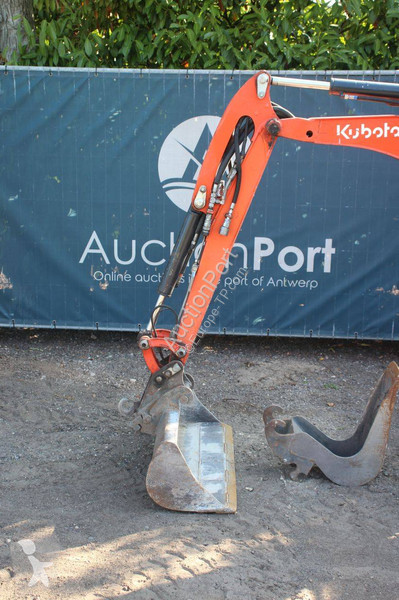 Багер Kubota