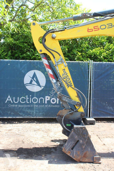 Excavadora Neuson 6503