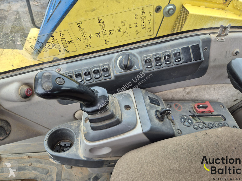 Pelle New Holland 36