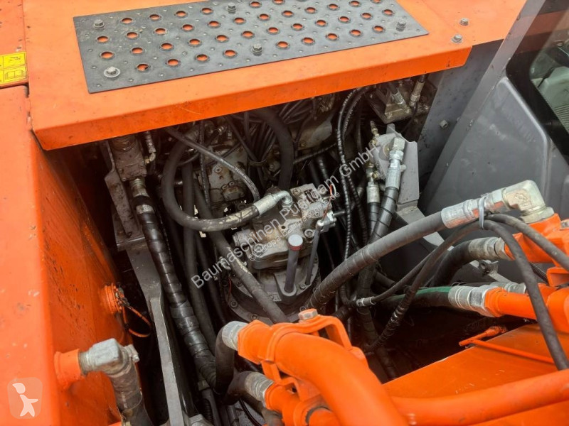 Екскаватор Hitachi 2103