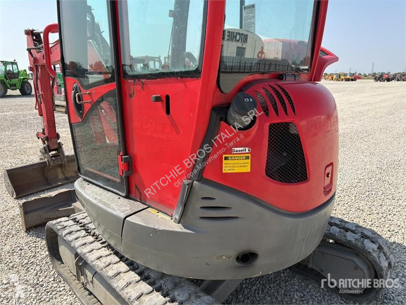 Екскаватор JCB