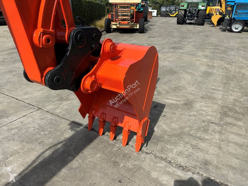 Excavadora Kubota KX165-5