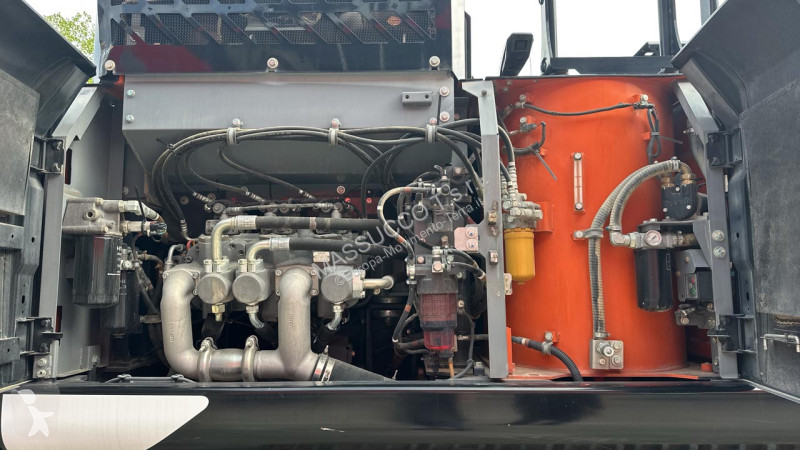 Екскаватор Hitachi 7