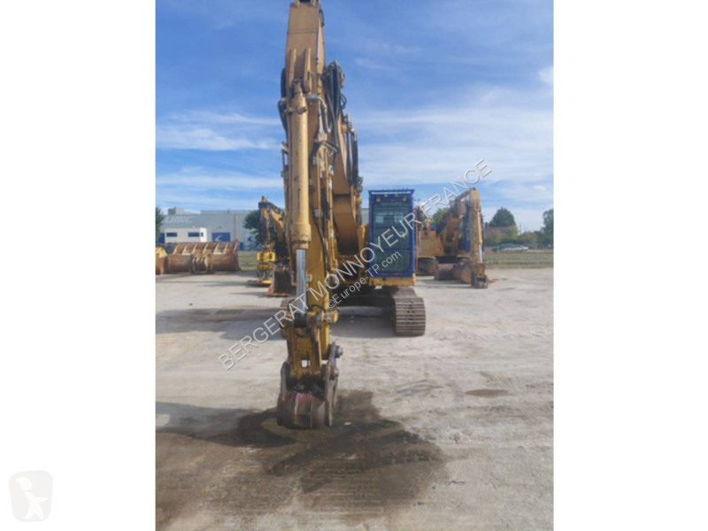 Escavadora Caterpillar 325F CR