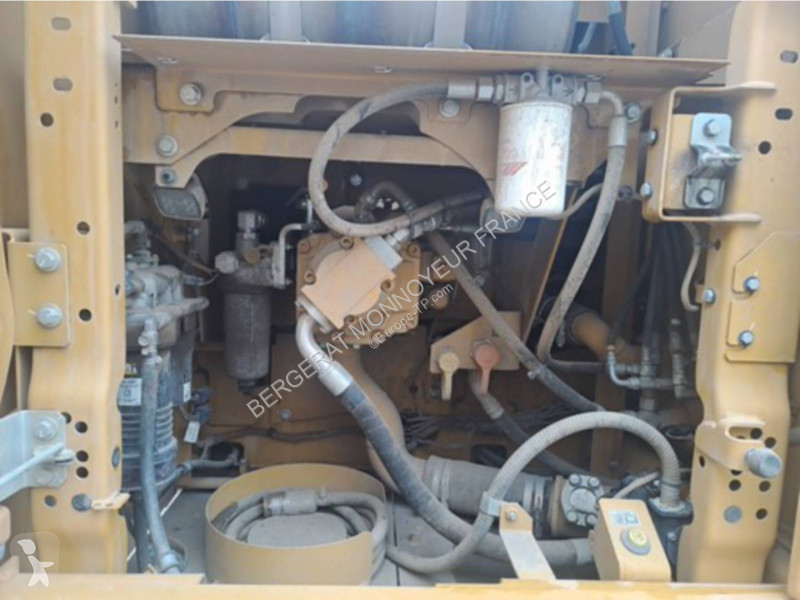 Escavadora Caterpillar