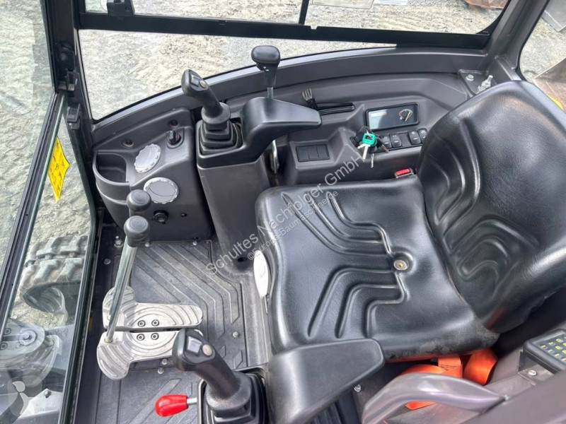 جرافة Volvo EC 18 E