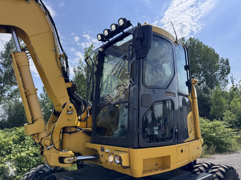 Escavadora Komatsu  PW118MR-11