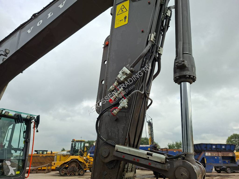 Pelle Volvo EC230FL5