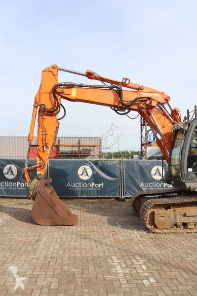 جرافة Hitachi