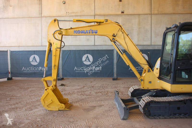 Excavadora Komatsu 7