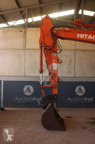 جرافة Hitachi 5B