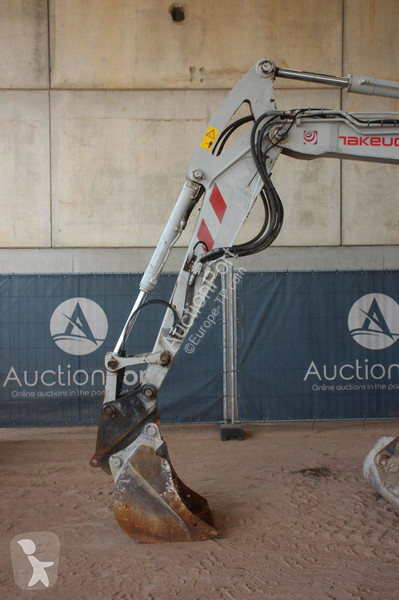 جرافة Takeuchi TB295W