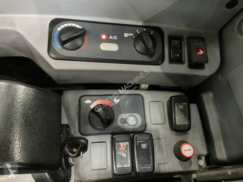 جرافة Kubota 0804 A 2