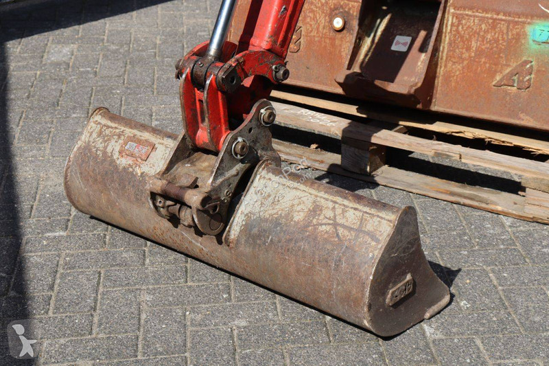 جرافة Volvo EC15D