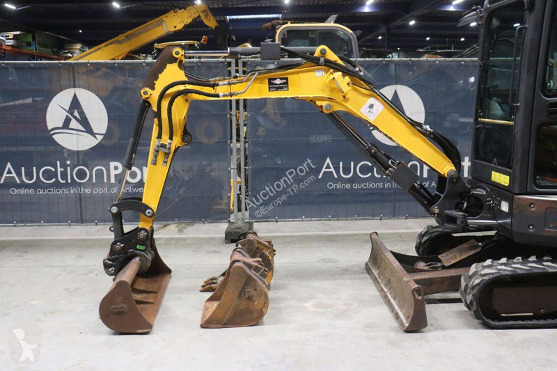 جرافة Bobcat