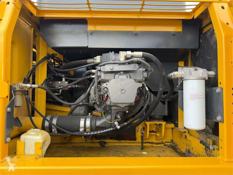 جرافة Komatsu