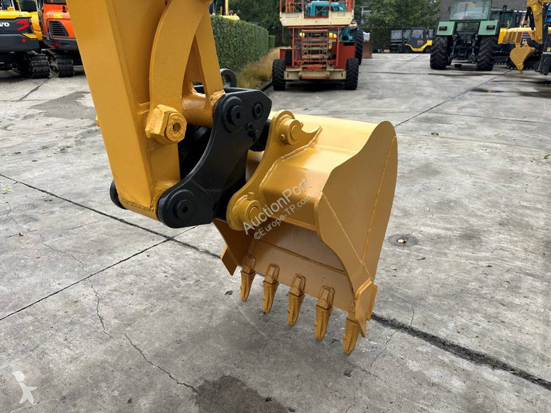 Skovel Komatsu 7