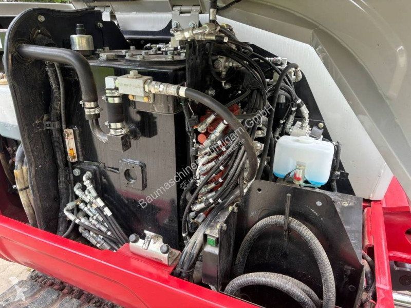 Skovel Takeuchi TB 240