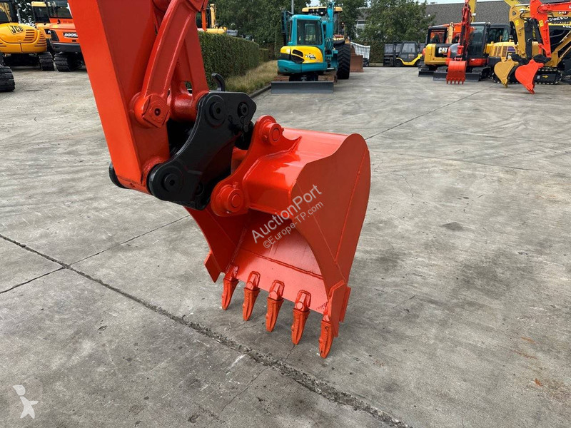 Skovel Kubota SZ