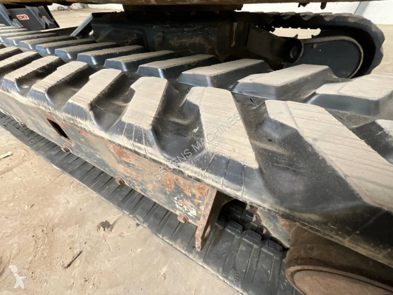 Экскаватор Komatsu MR3