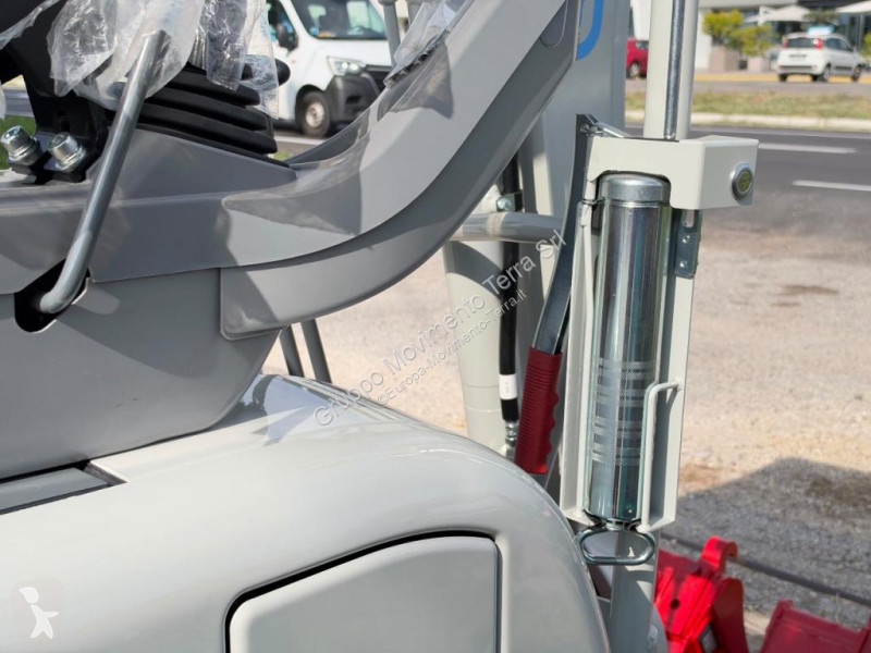 Pelle Takeuchi TB217R