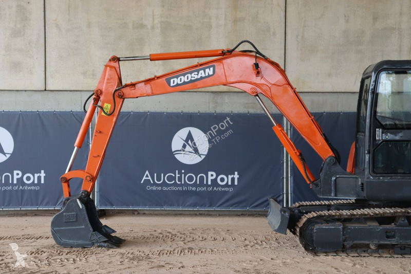 Pelle Doosan DH55