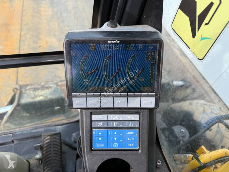 Pelle Komatsu - Triple Boom / Blade / Hammer Lines