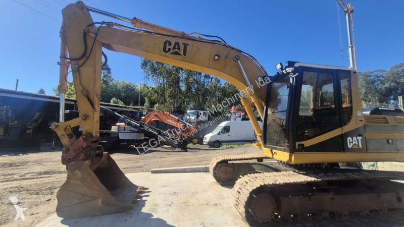 Excavator Caterpillar 320L