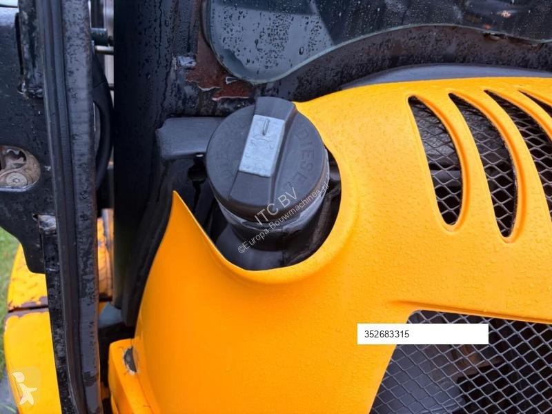 Pelle JCB
